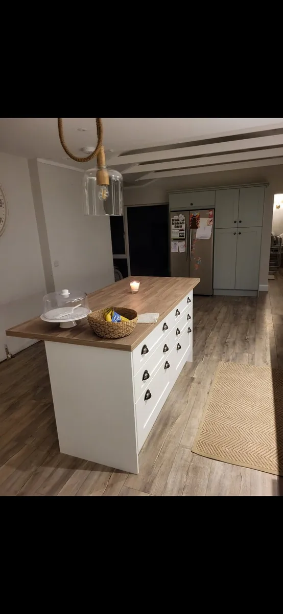 Kitchen island - Image 3