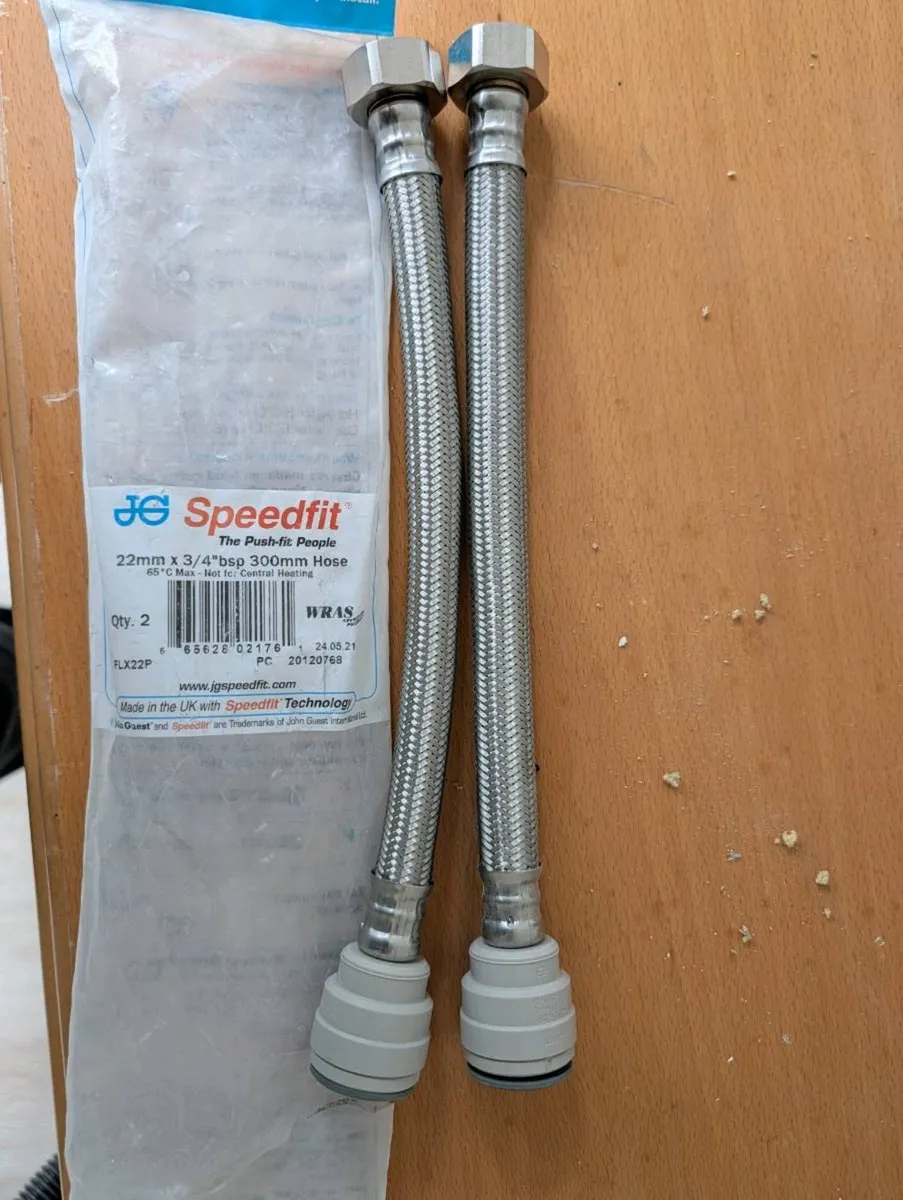 Hose 22mm X3/4 push fit flexible - Image 1