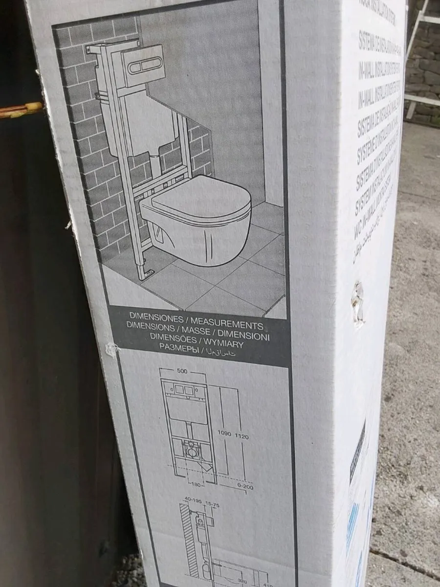 New Roca duplo dual flush cistern - Image 3