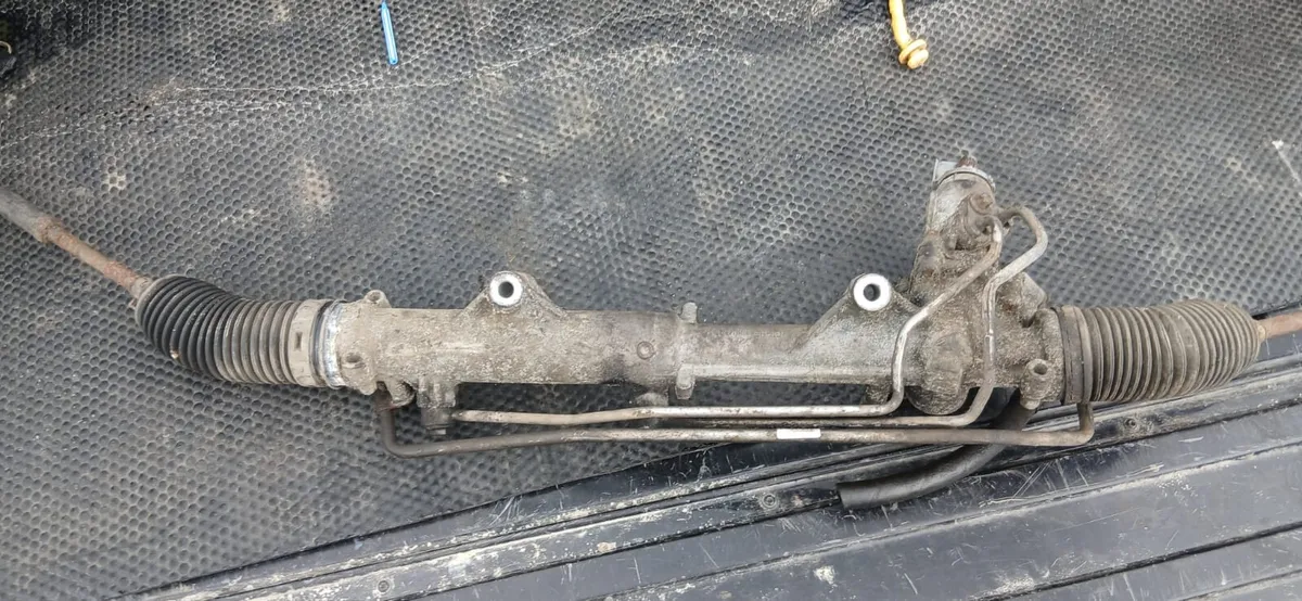 Steering rack C180 Merc - Image 1