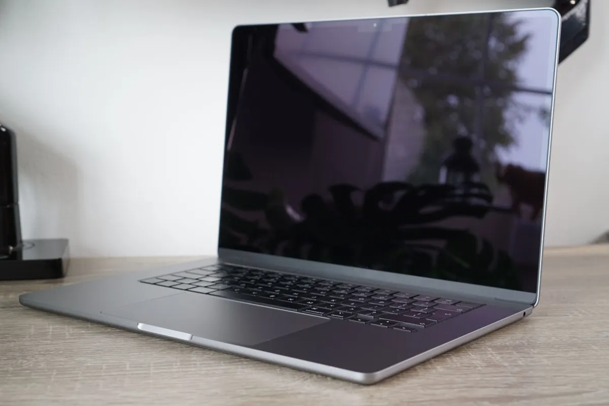 MacBook Air 15" 2024 M3 | 8GB | 256GB - Image 4