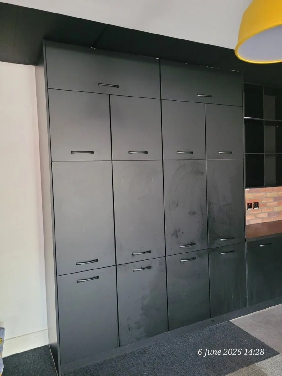 Kitchen cabinets - Image 4