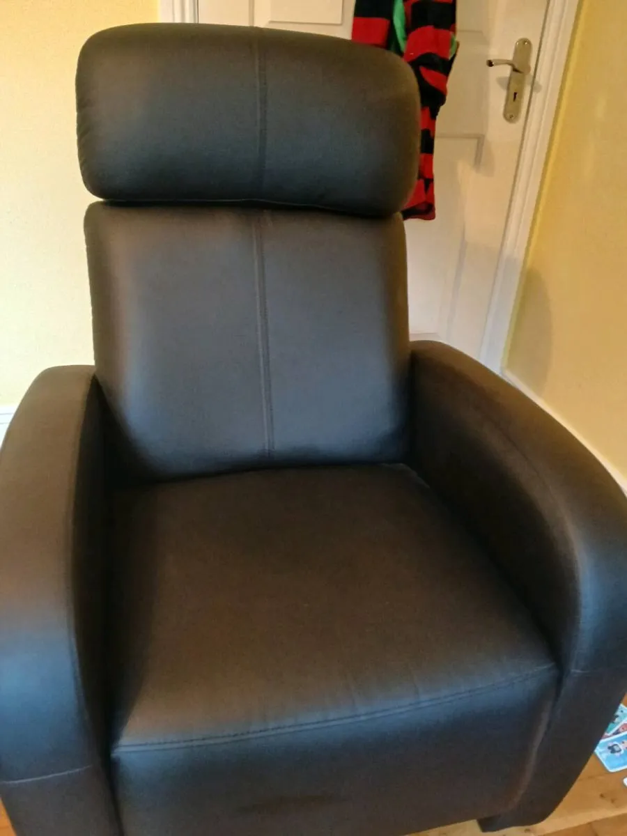Black leather recliner armchair - Image 2