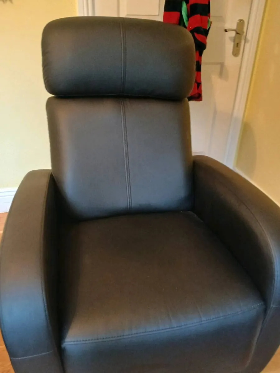 Black leather recliner armchair - Image 3
