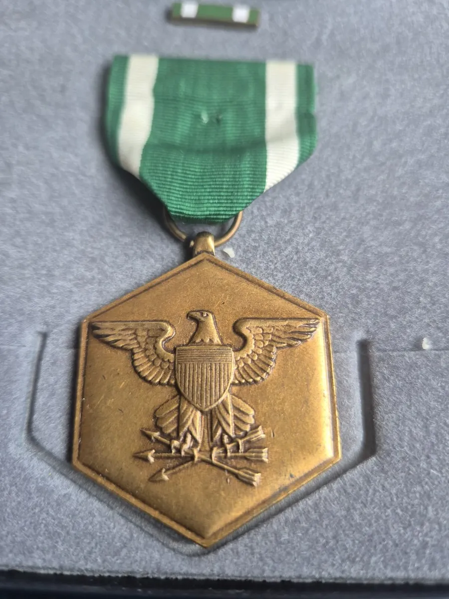 Military medal - Image 2