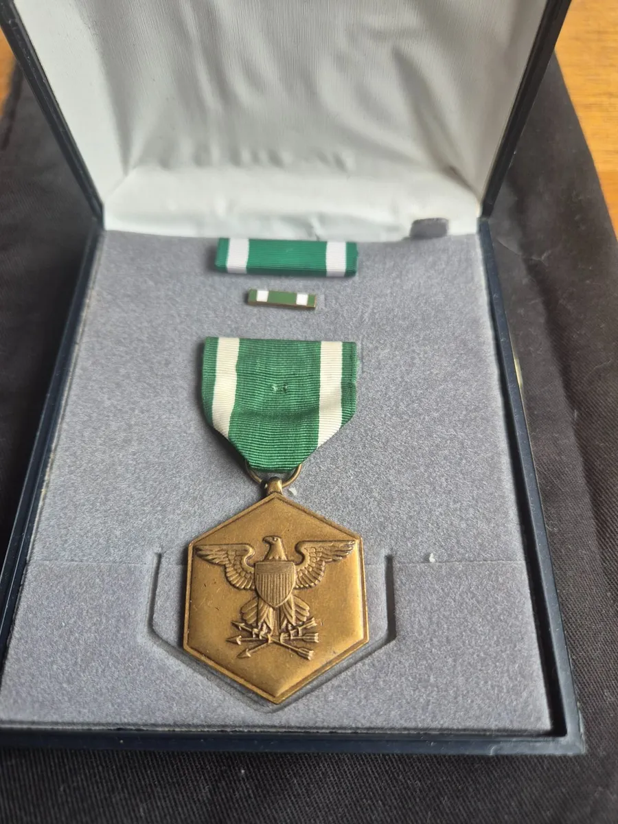 Military medal - Image 1