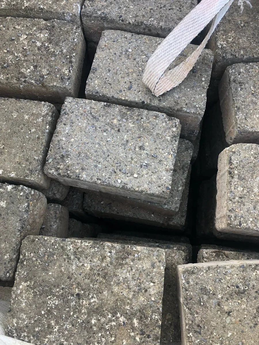 Paving bricks for sale - Image 2