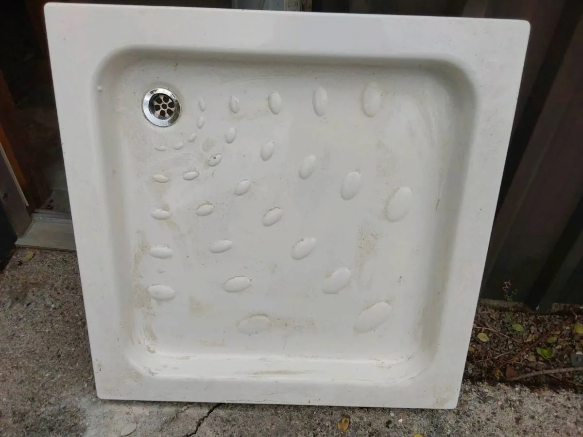 New 90cm X 90cm shower tray