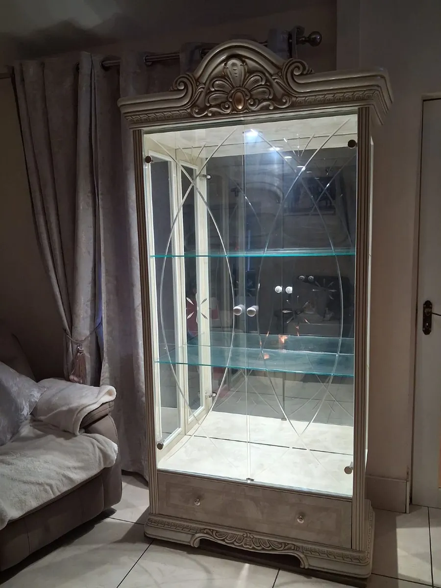 Display unit - Image 1