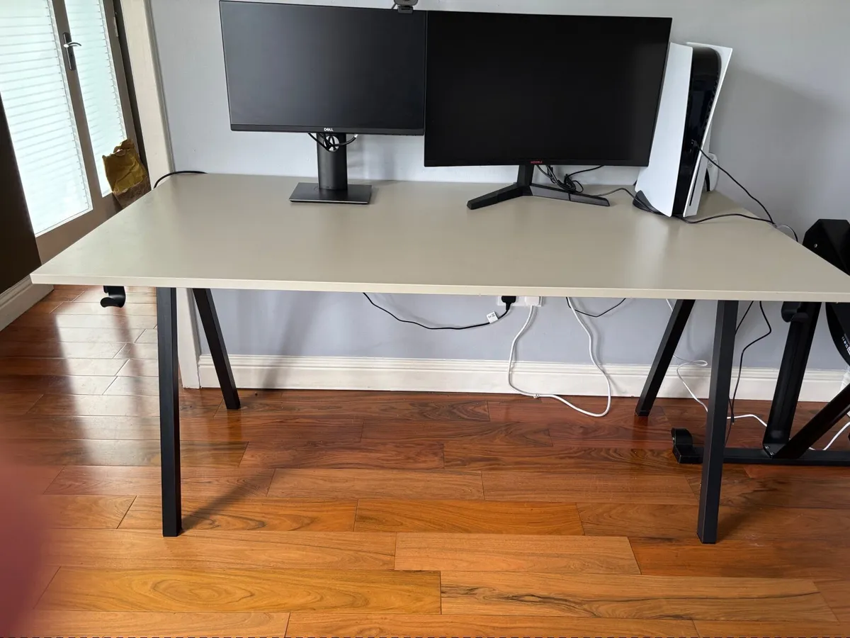 Office Table - Image 1