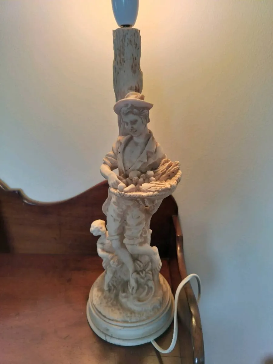 Table lamp