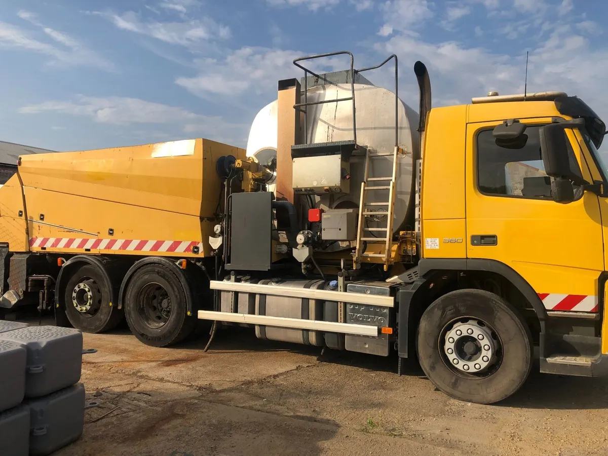 Tar Bitumen Sprayer - Image 1