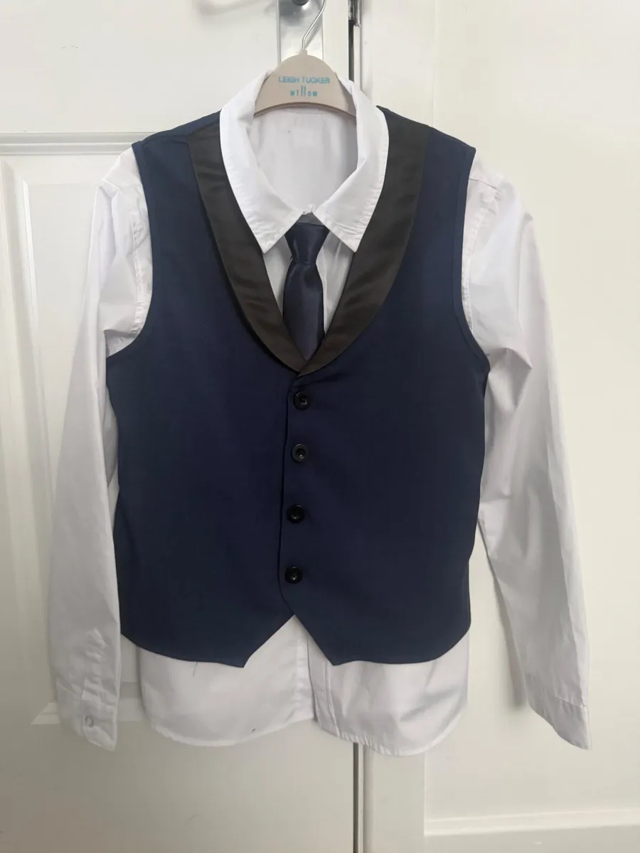 Boys suit size 12 years old - Image 1