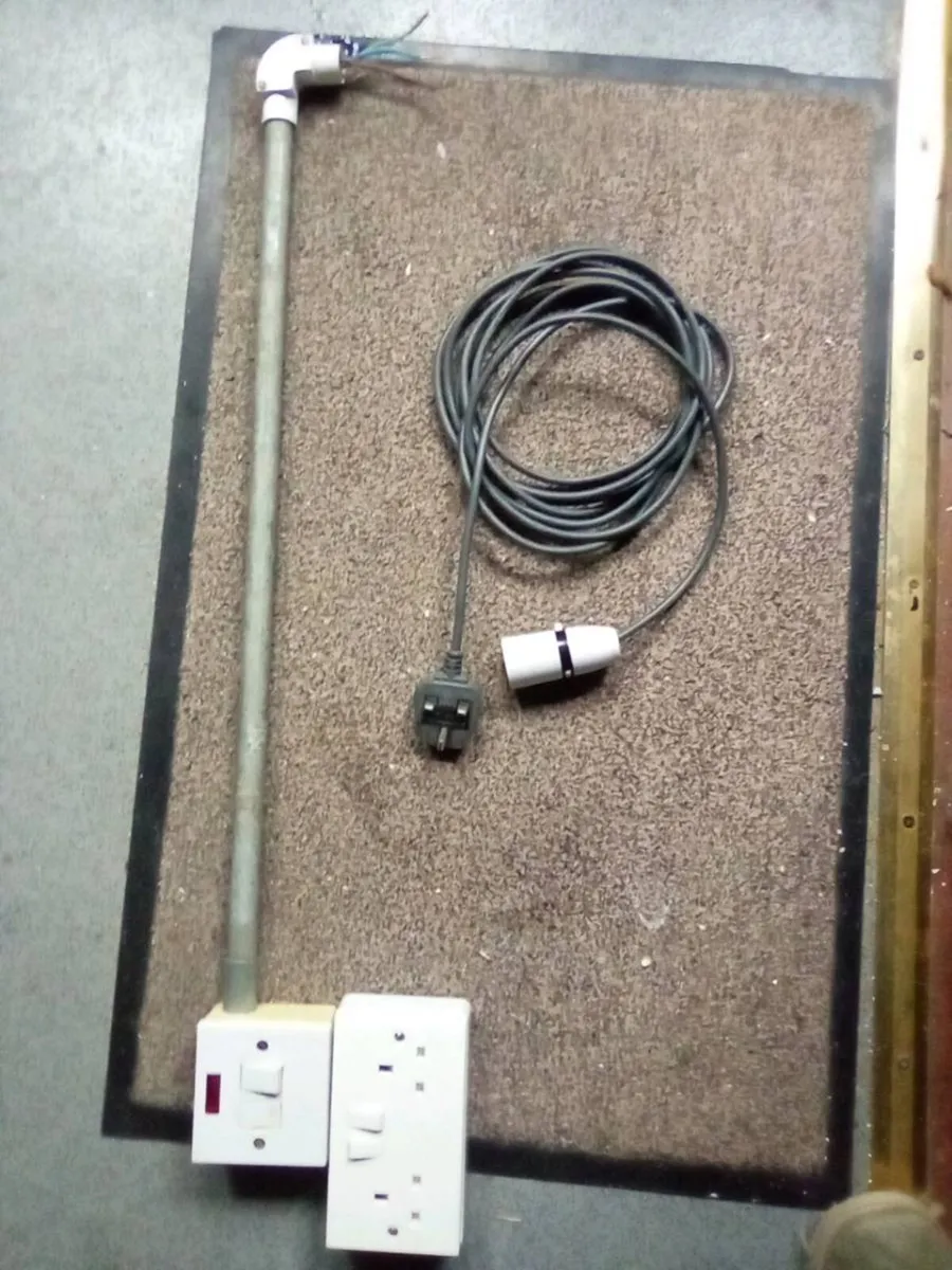 TWIN. SOCKET.  AND. SPUR. SWITCH. ON. CONDUIT - Image 4