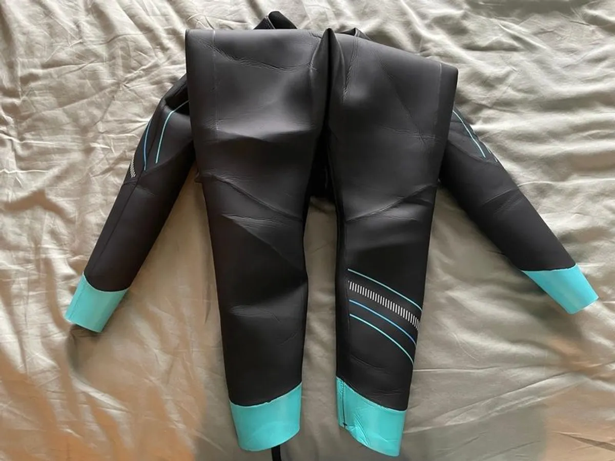 Zone 3 Azure Women's Wetsuit (SM) - Image 2