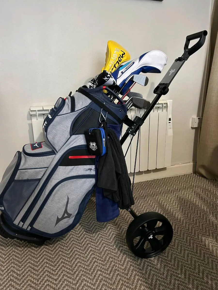 Golf Trolley Fastfold 2 Wheel - Image 4