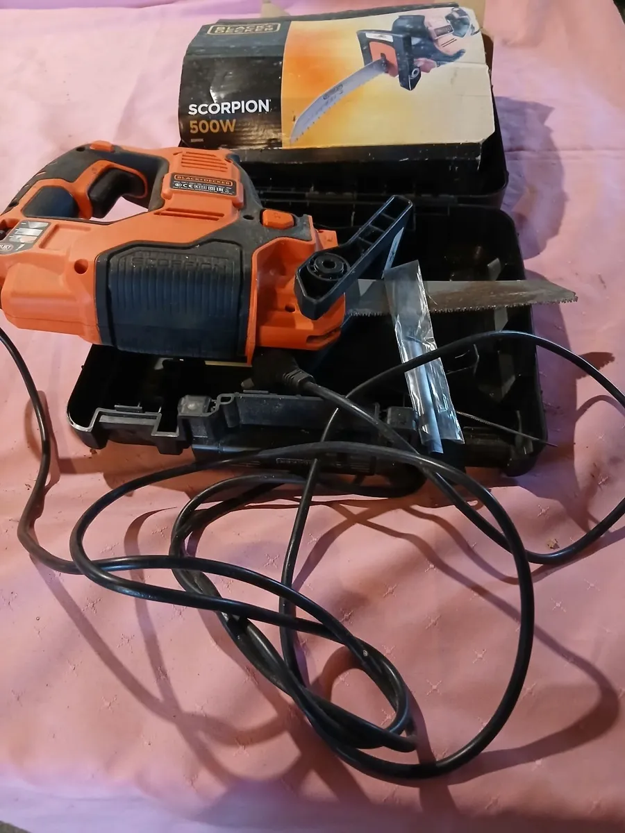 Electric saw black and decker - Image 3