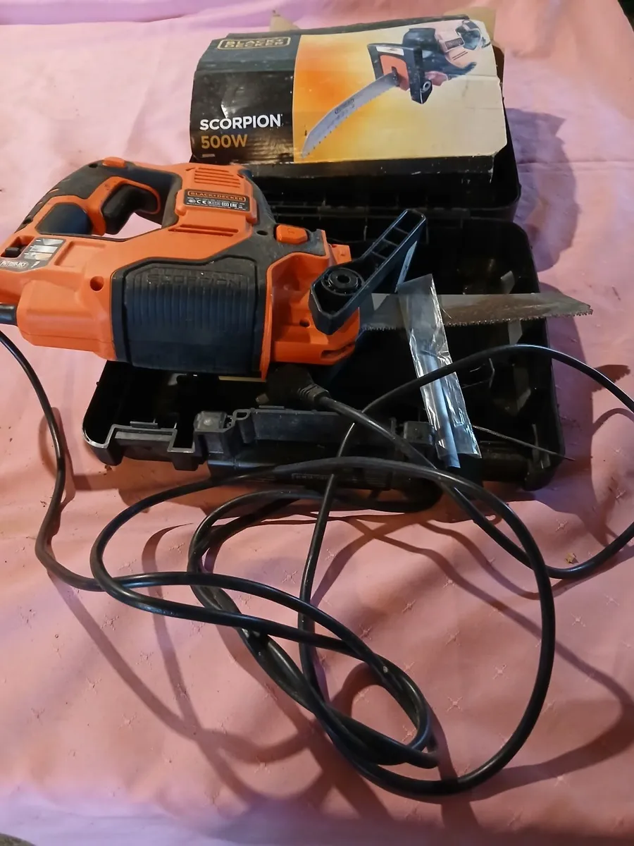 Electric saw black and decker - Image 4