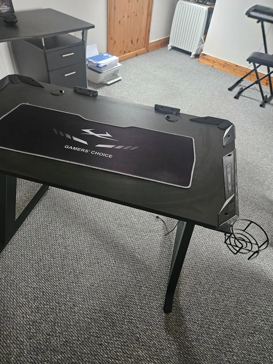 Gaming desk - Image 2