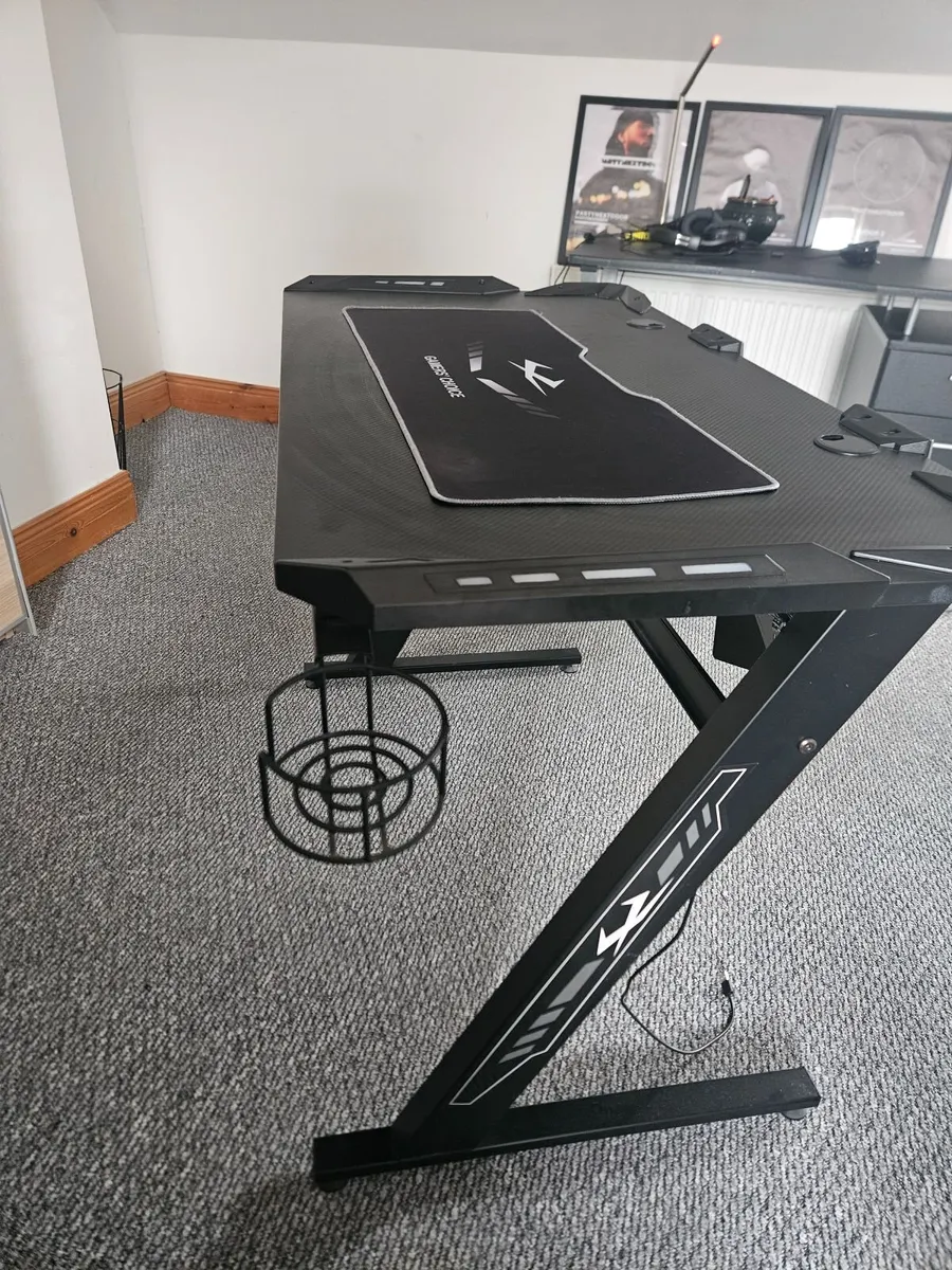 Gaming desk - Image 3
