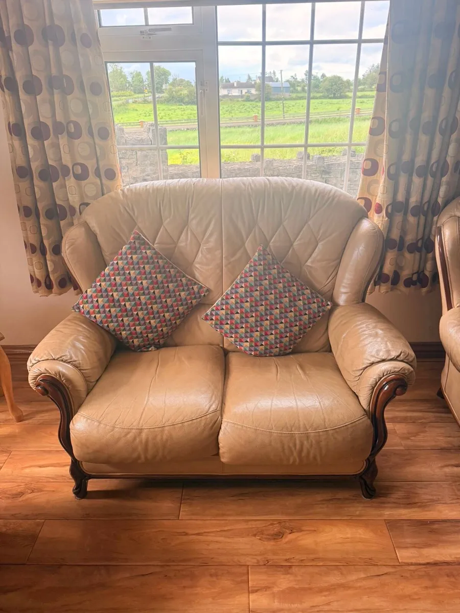 3 piece leather suite - Image 1