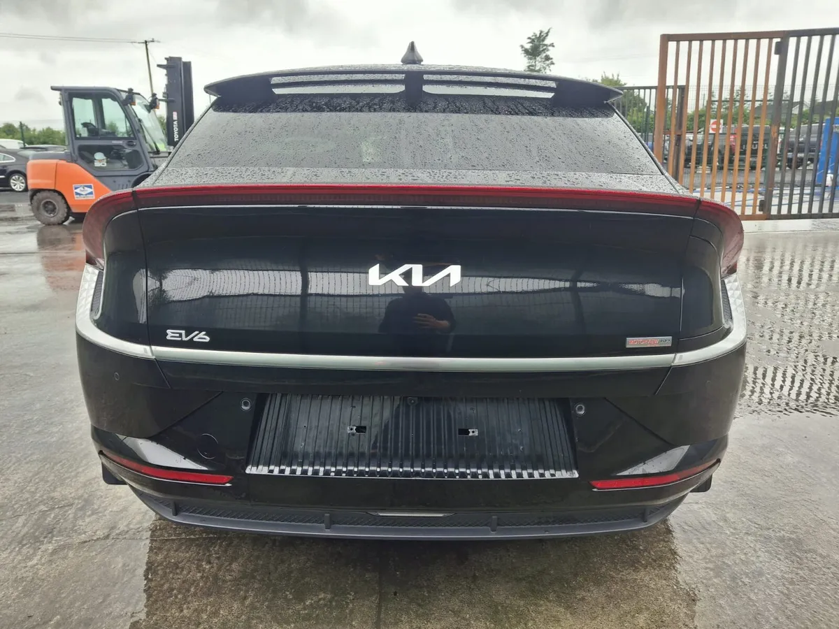 221 Kia Ev6  Light Damage - Image 3