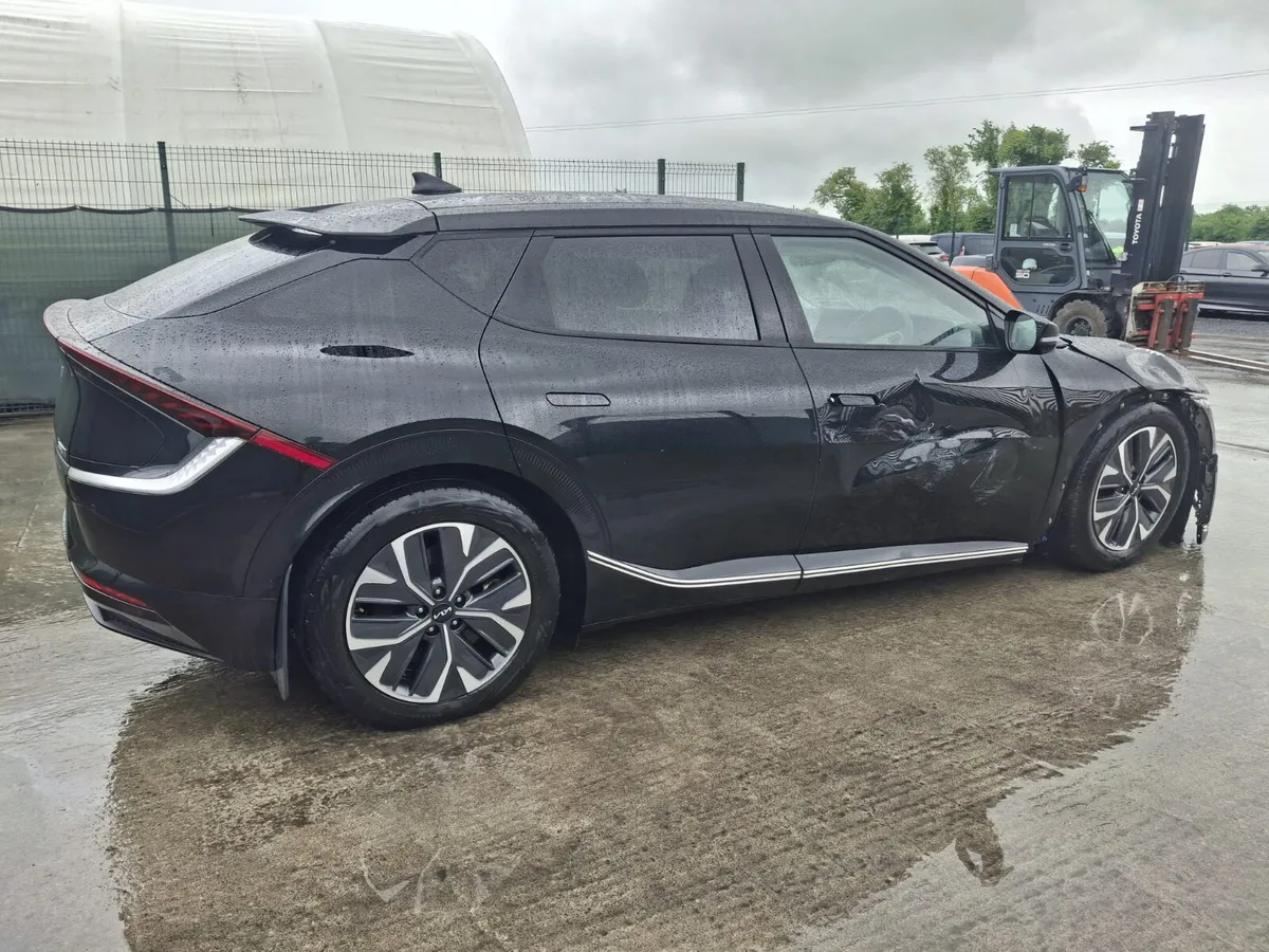 221 Kia Ev6  Light Damage - Image 4