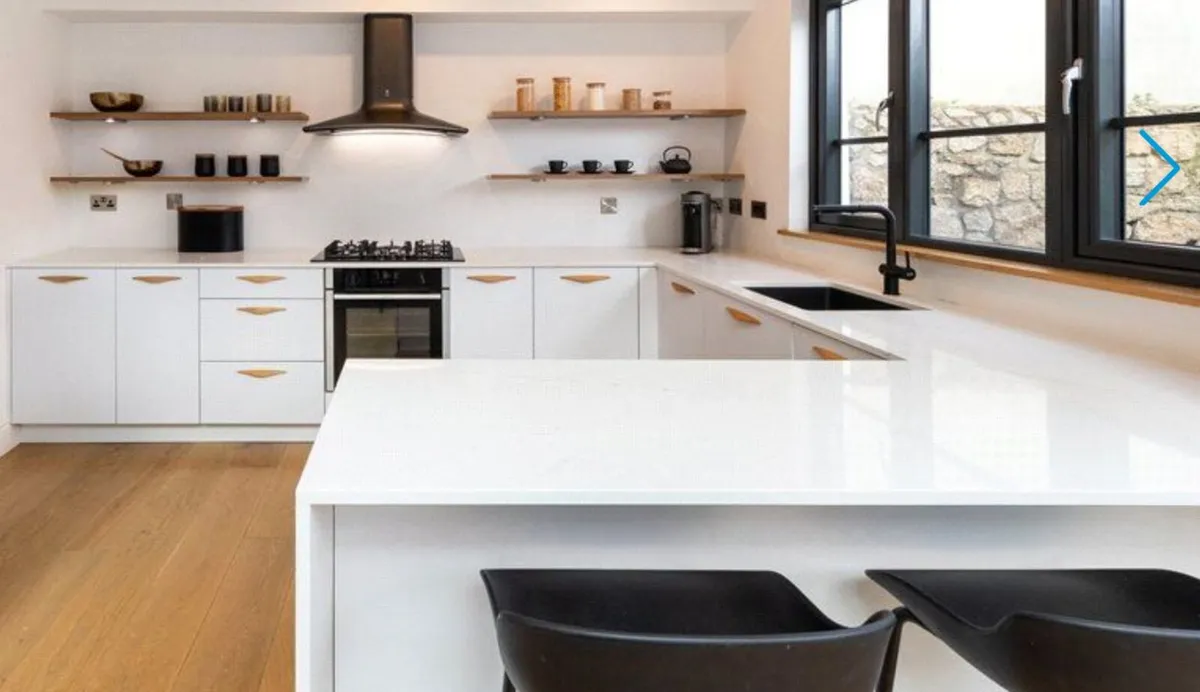 Kube Kitchen with appliances