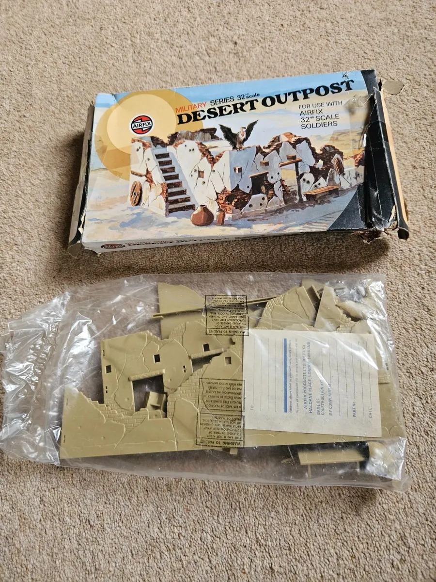 Vintage Airfix Desert Outpost 1.32 - Image 3