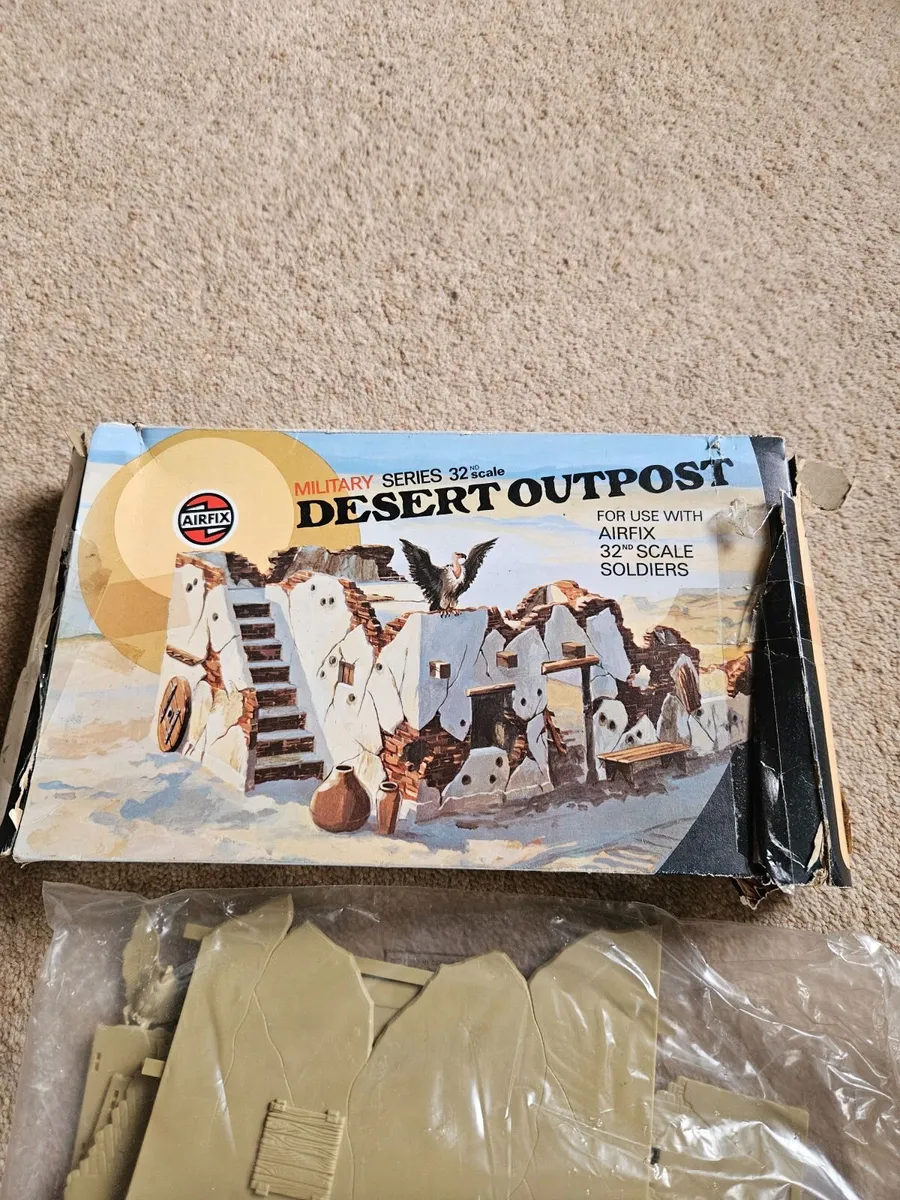 Vintage Airfix Desert Outpost 1.32 - Image 2