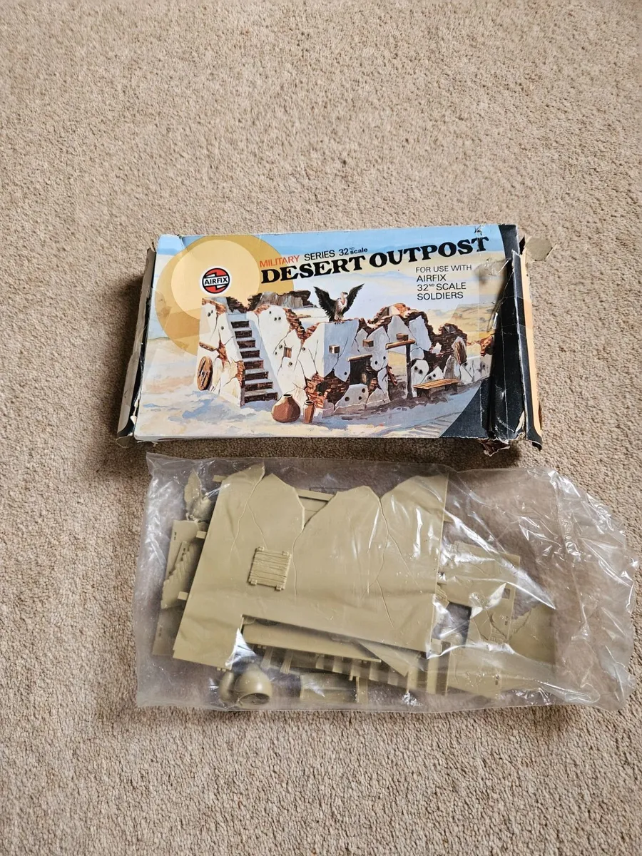 Vintage Airfix Desert Outpost 1.32 - Image 1