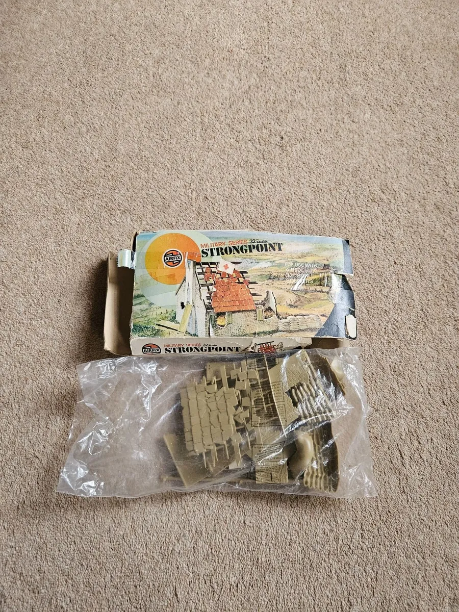 Vintage Airfix Strongpoint 1.32 - Image 1