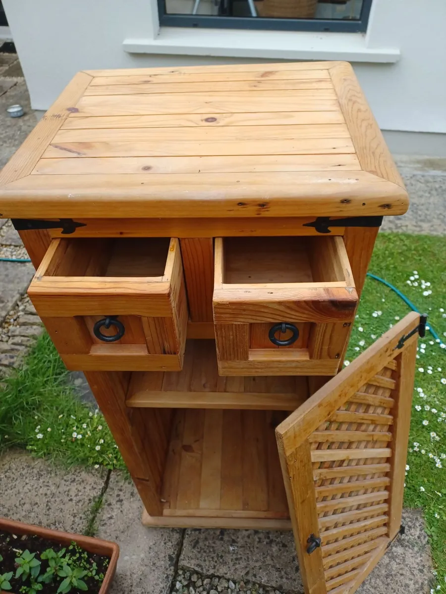 Pine cabinet - Image 1