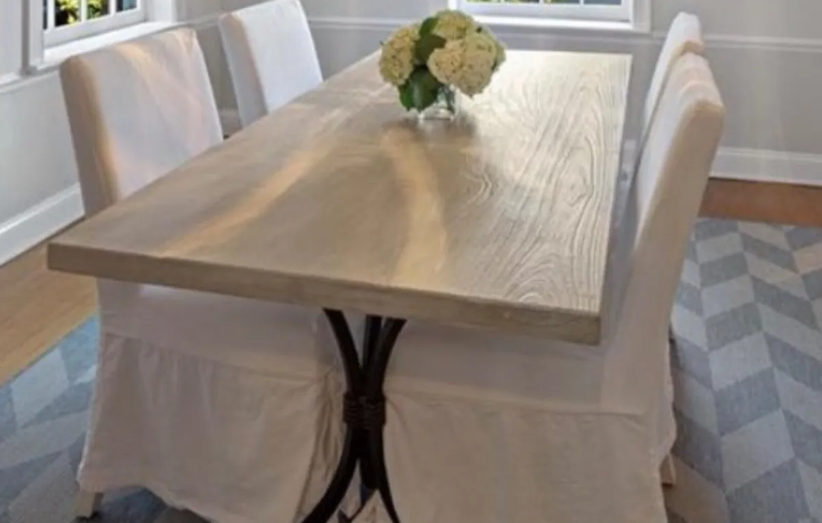 Dining table - Image 1