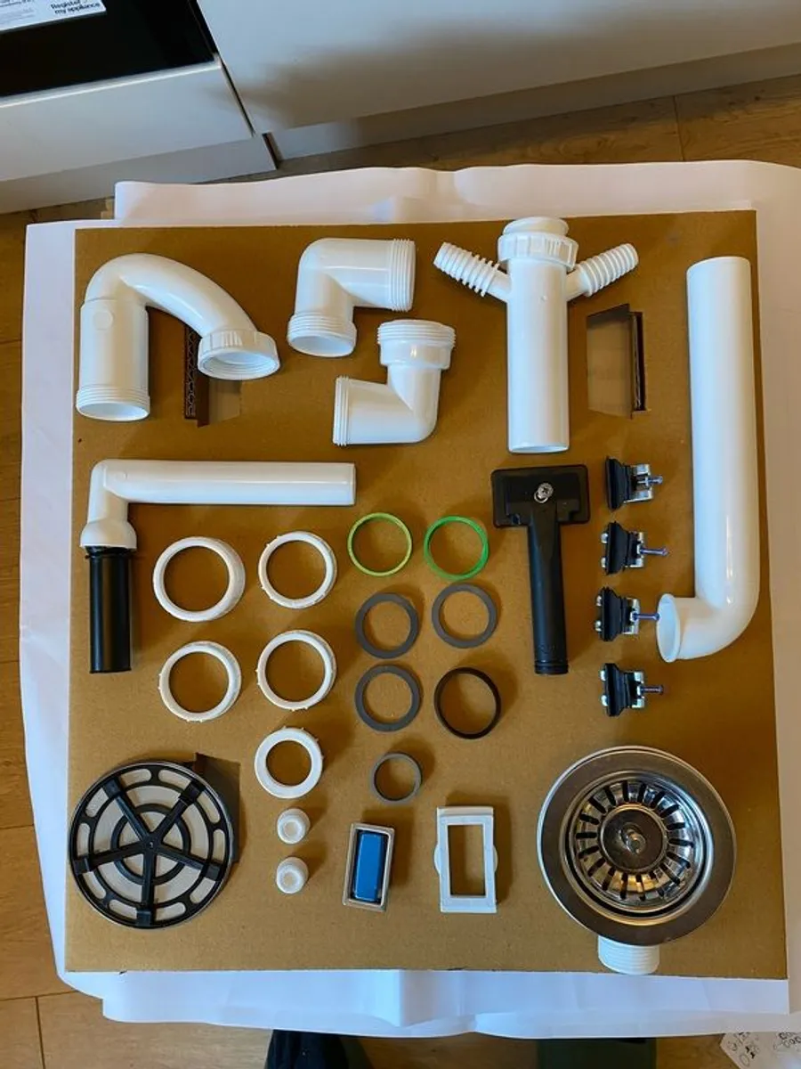 Howdens Composite Sink - Image 4