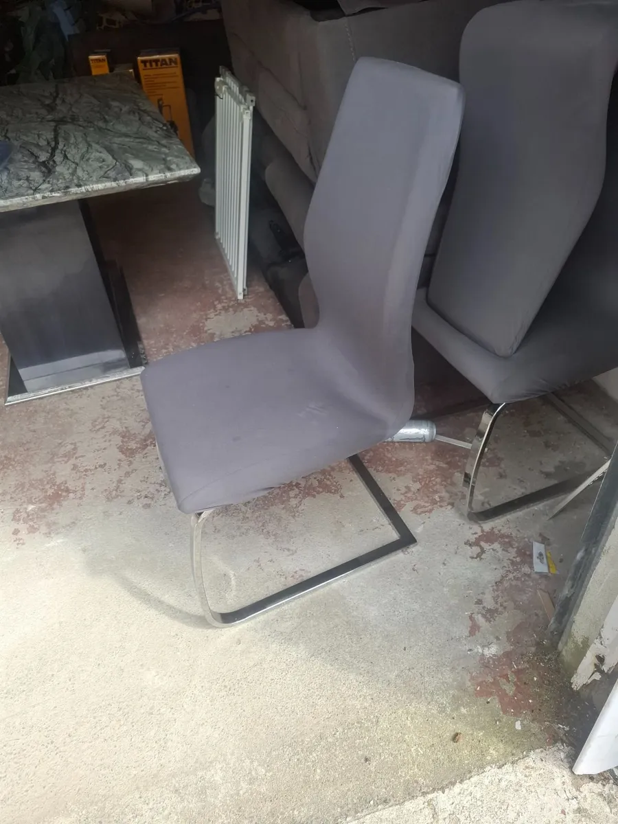 Marble kitchen table and chairs - Image 3