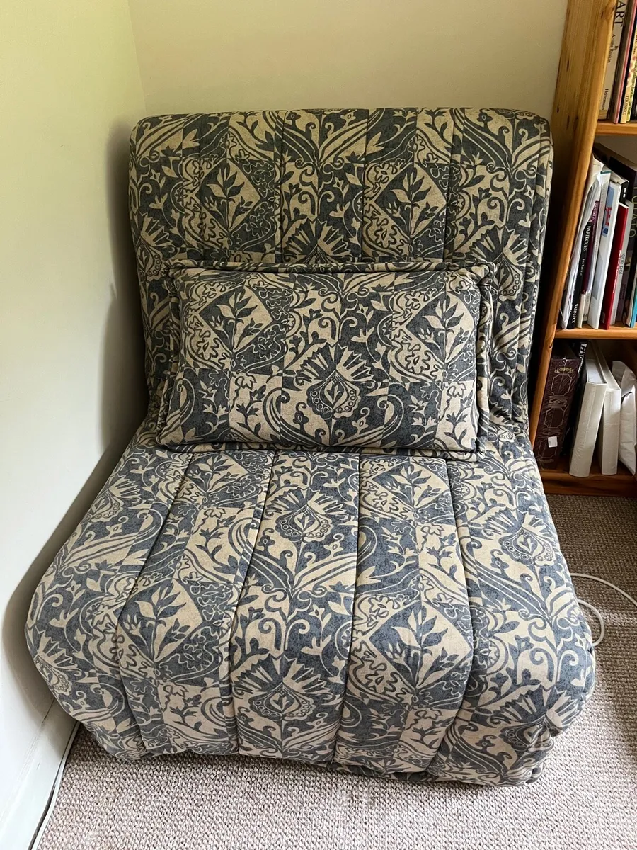Metal frame futon bed - Image 2
