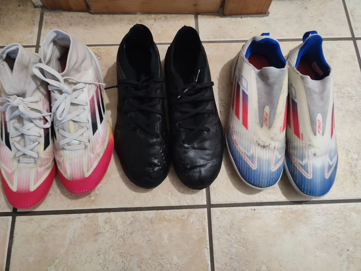 Football shoes - Image 1
