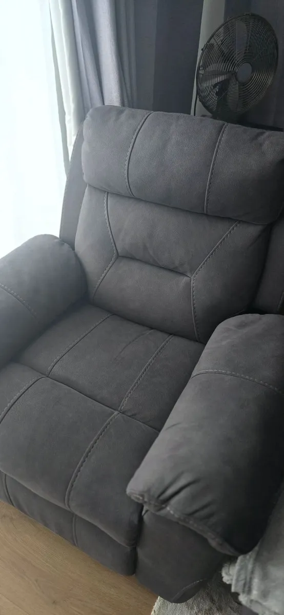 Recliner Armchair - Image 3