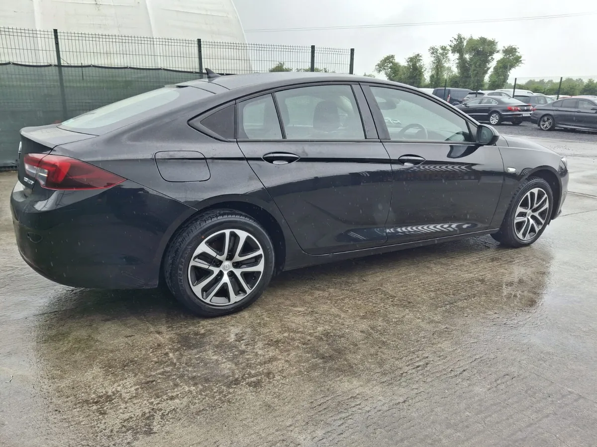 2019 Opel Insignia Grand Sport Drive Home - Image 3