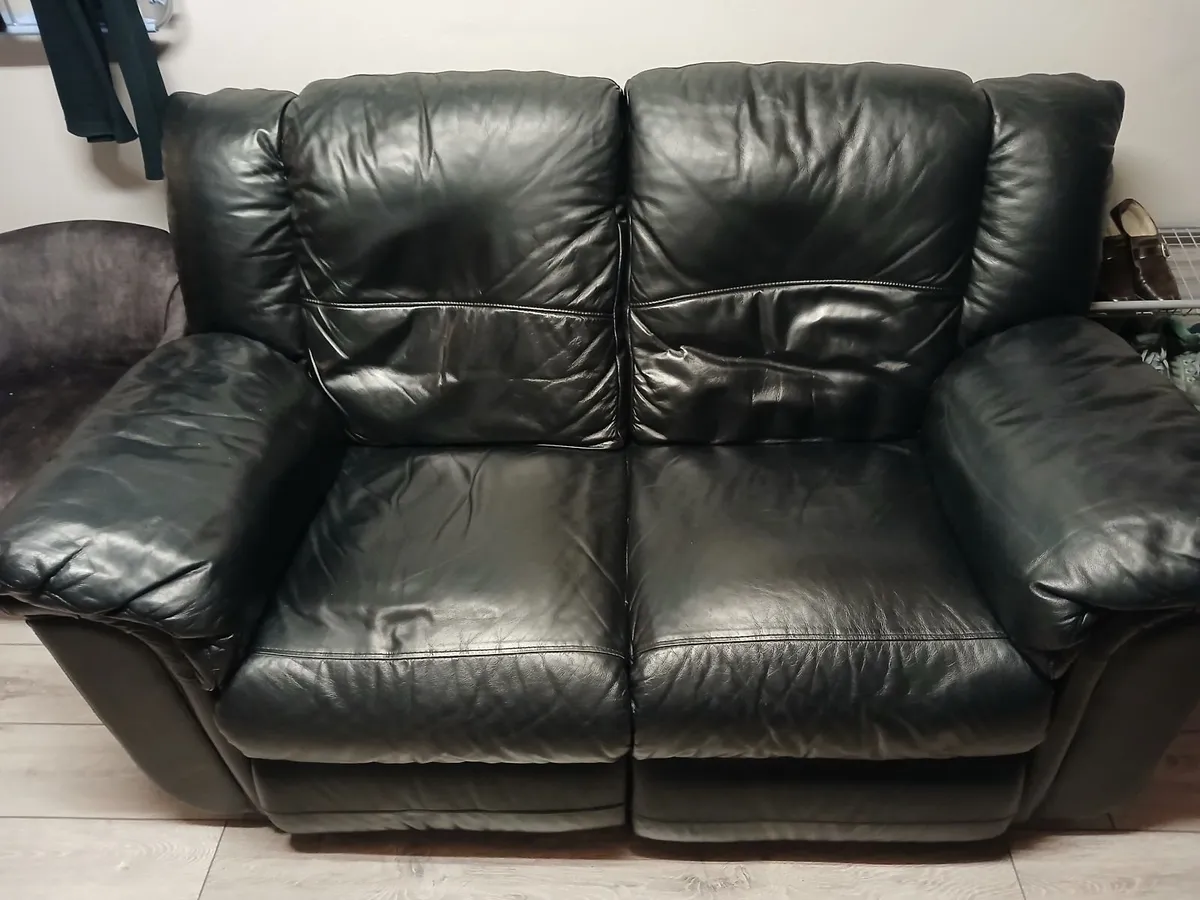 2 seater leather reclining sofa - Image 1
