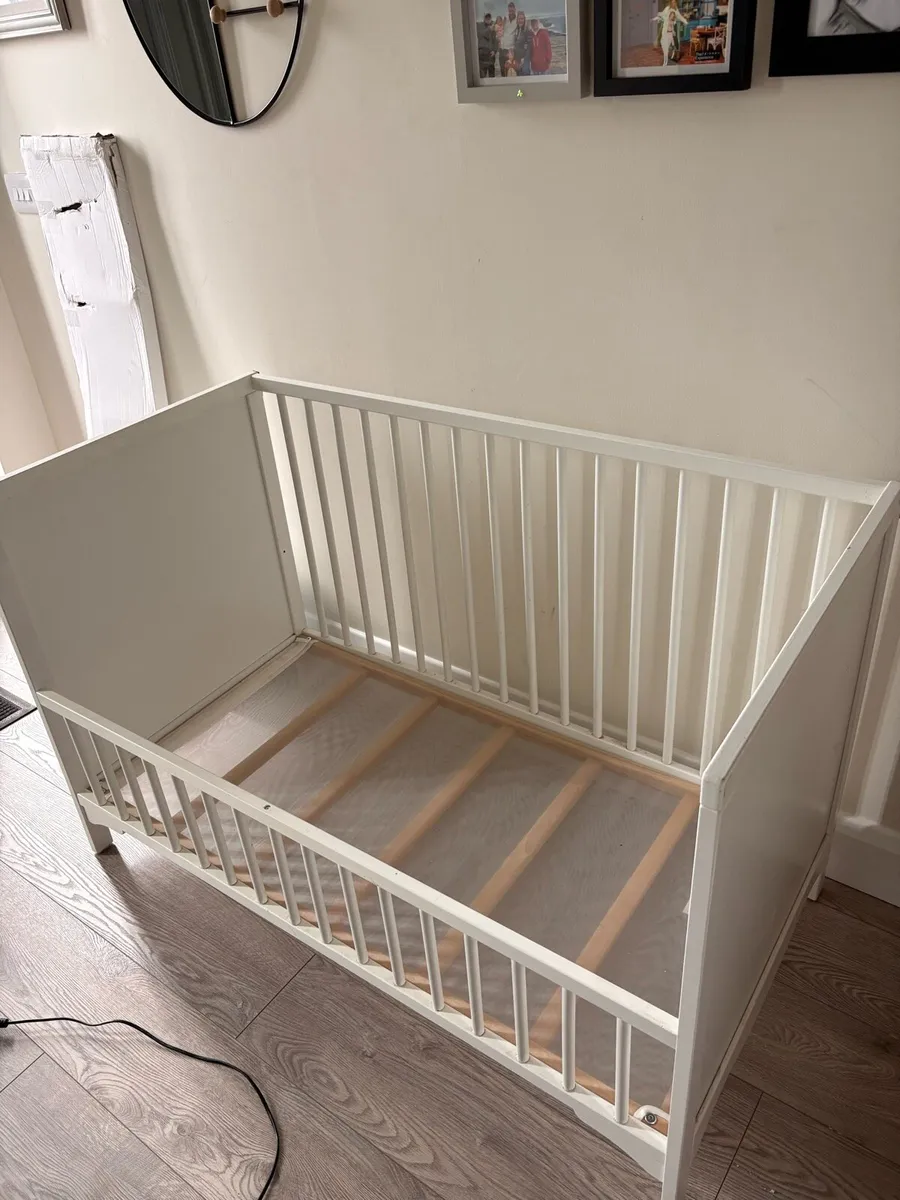 Single child bed and toddler bed - Image 3