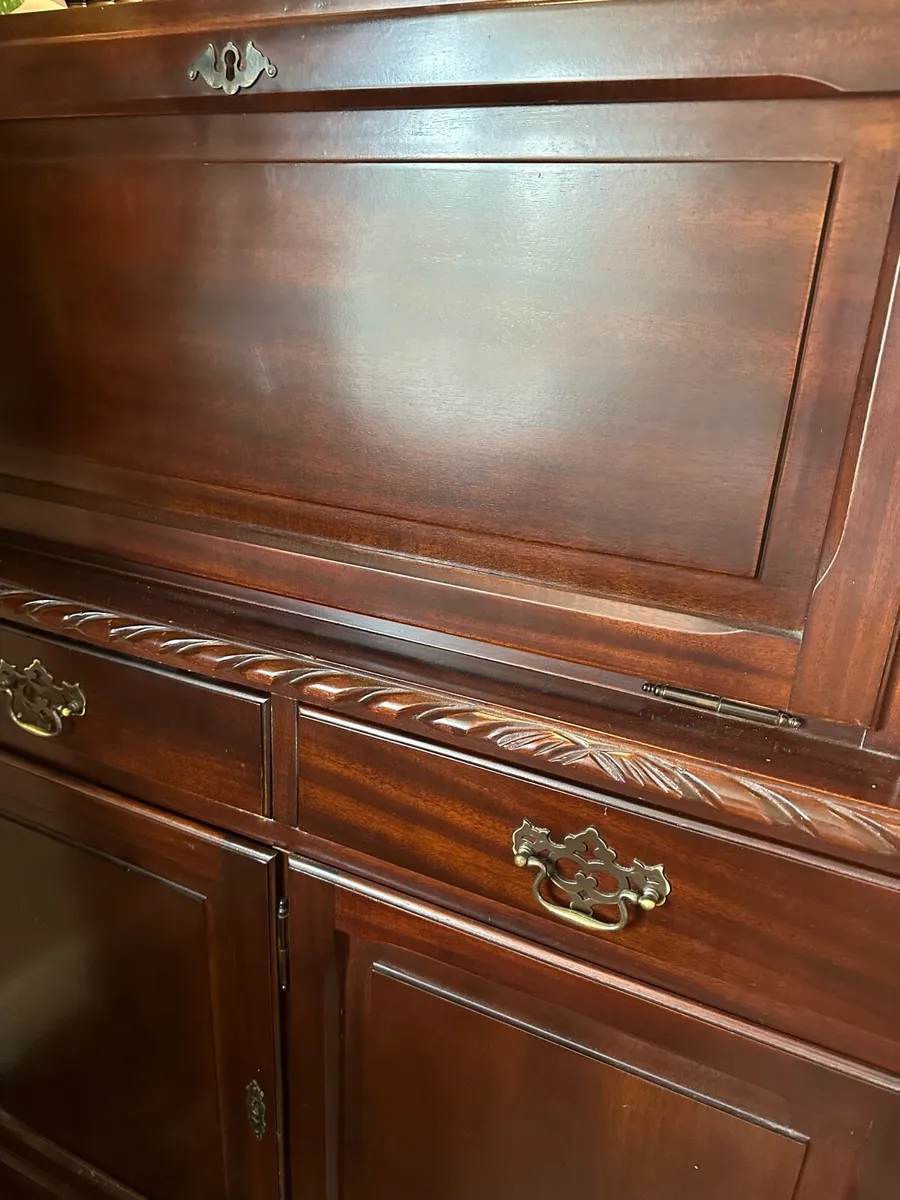 Mahogany display cabinet immaculate condition - Image 3