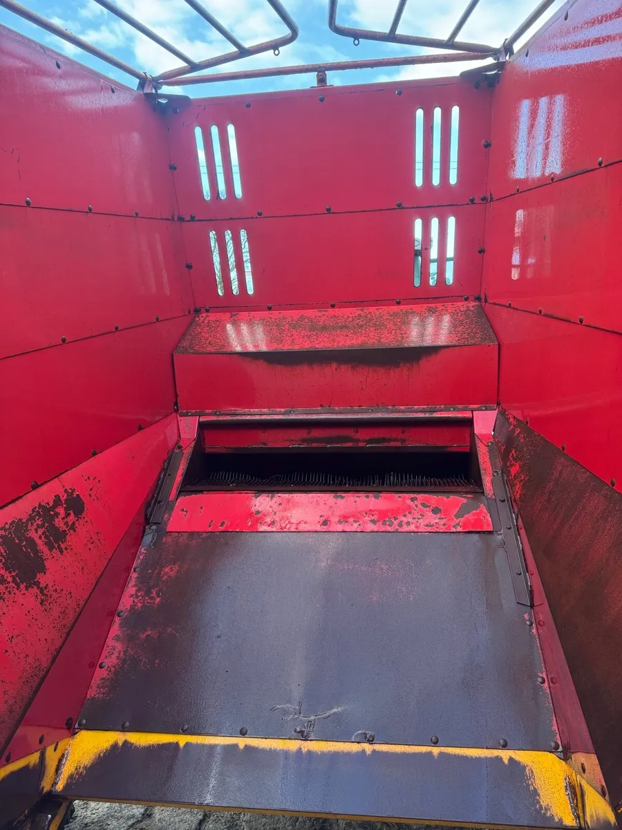 Taarup silage wagon - Image 4