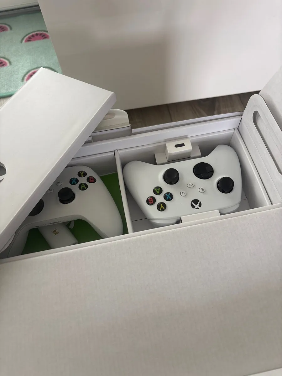 Xbox Series S for Sale - Image 2