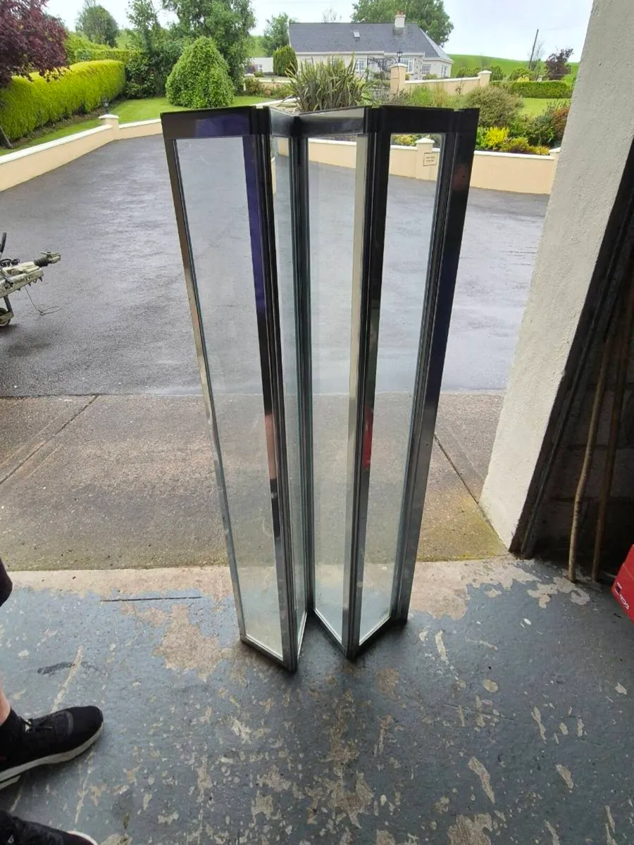 Folding glass shower door - Image 2