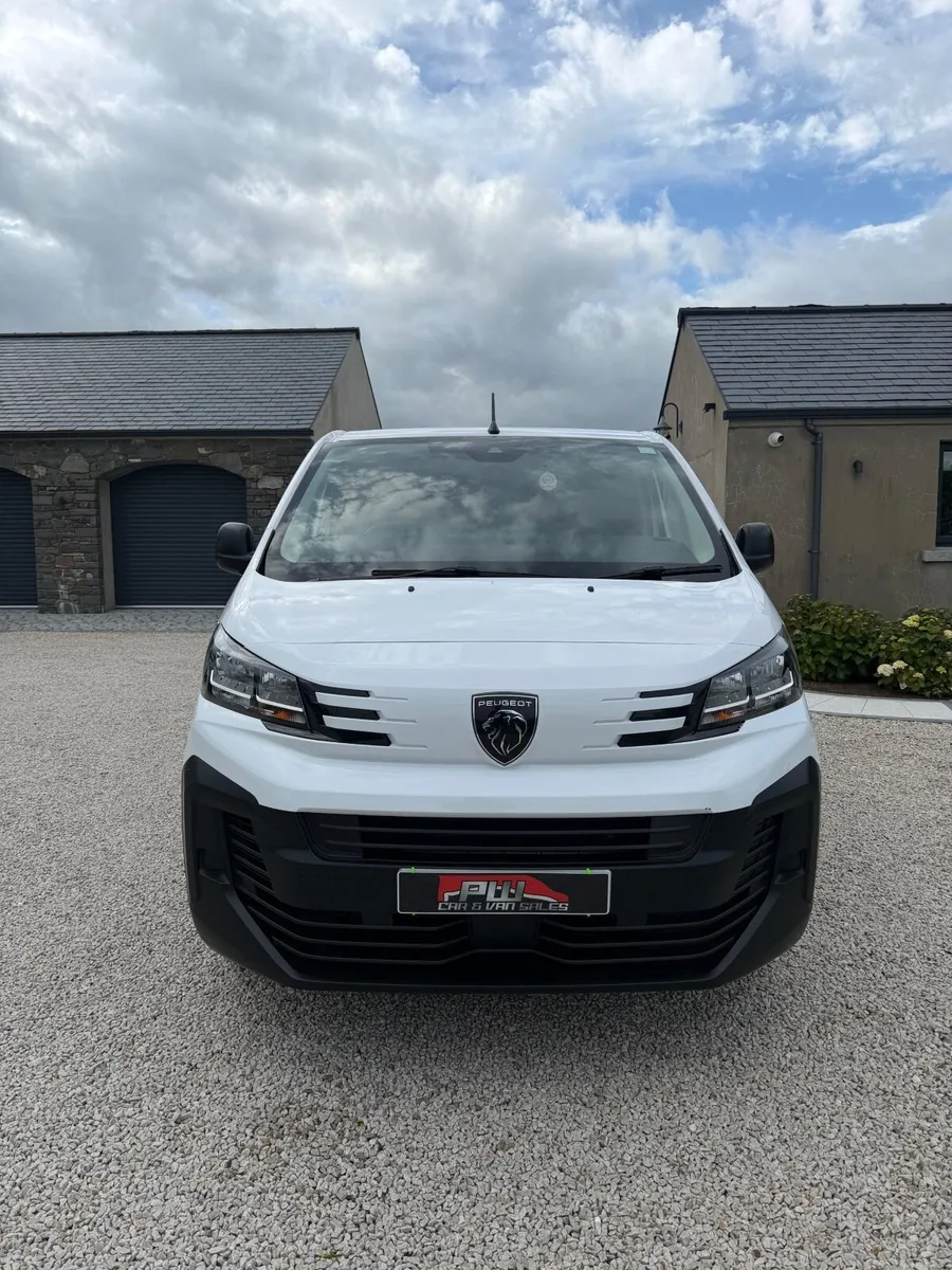 2024 (74) Peugeot Expert Professional 2.0L - Image 2