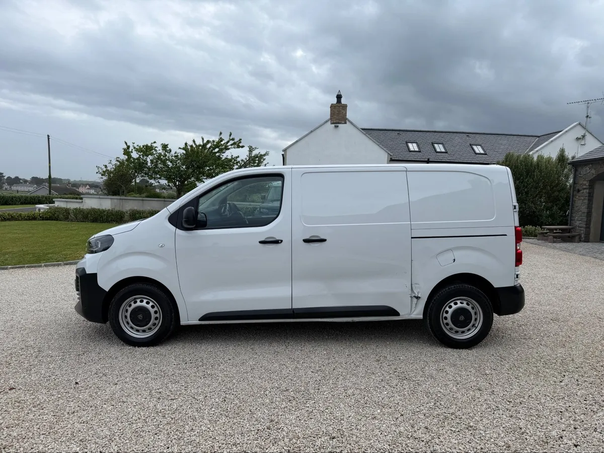 2024 (74) Peugeot Expert Professional 2.0L - Image 4