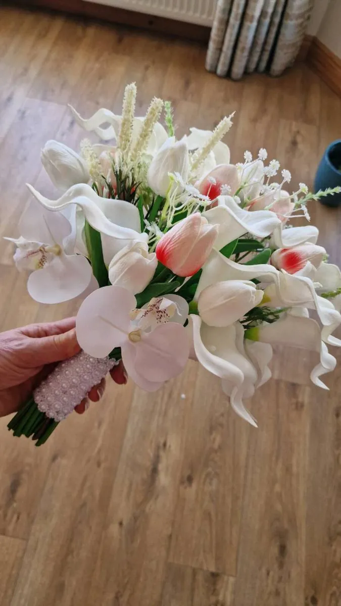 Wedding Flowers - Image 3