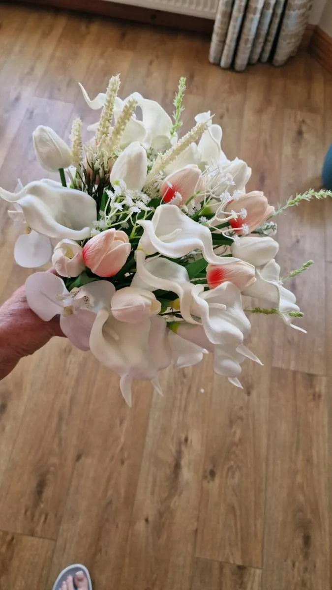 Wedding Flowers - Image 2